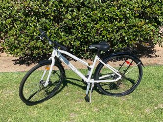 Infinity Boss Three Unisex Step-Through Frame Bike