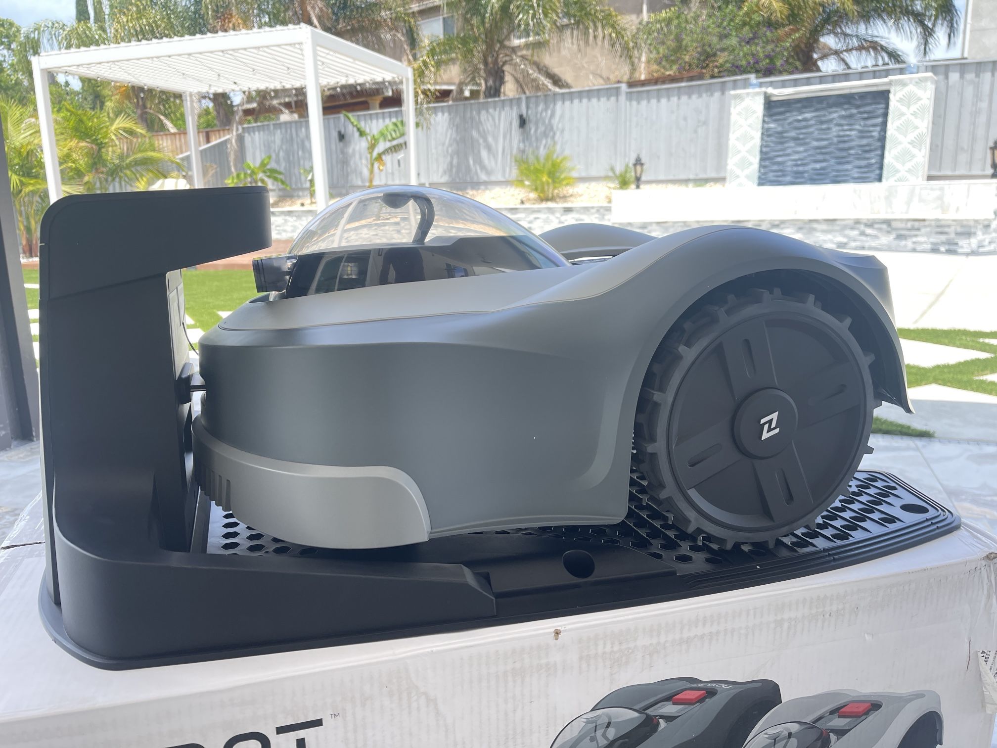 NOVABOT N1000 / N2000 ( BRAND NEW IN BOX)