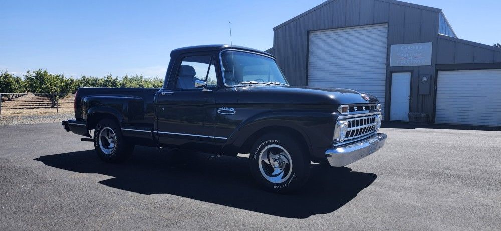 1965 Ford F-100