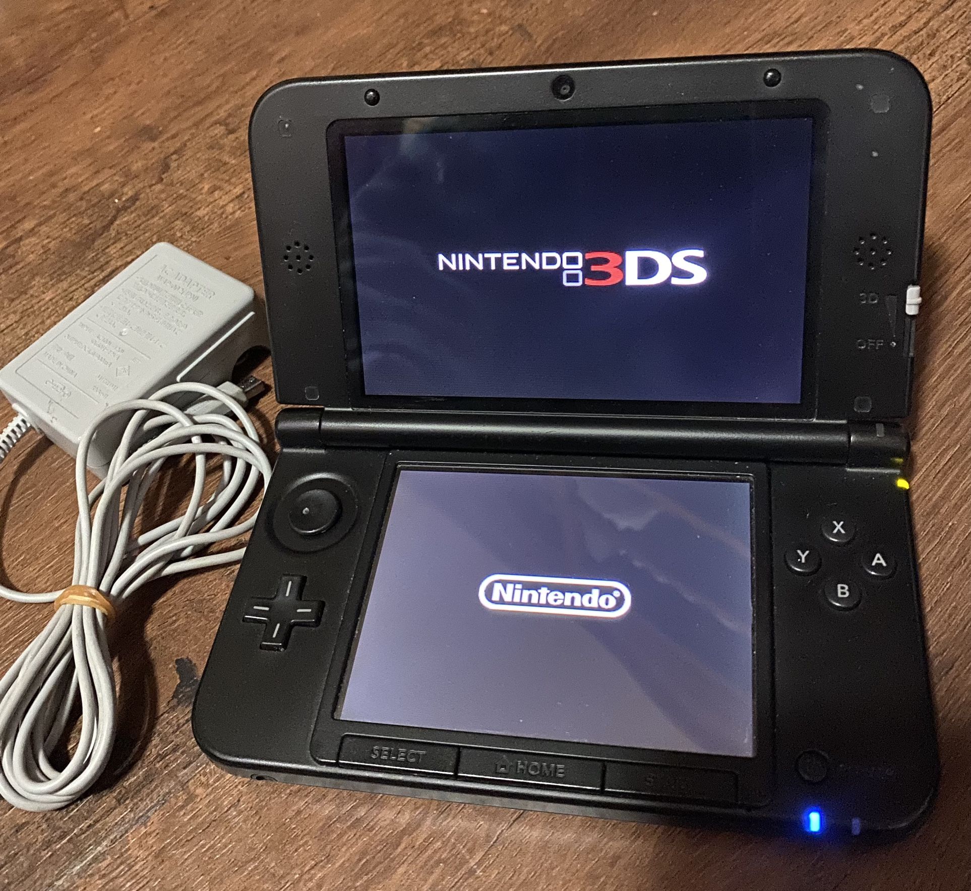 Nintendo 3DS XL game console 
