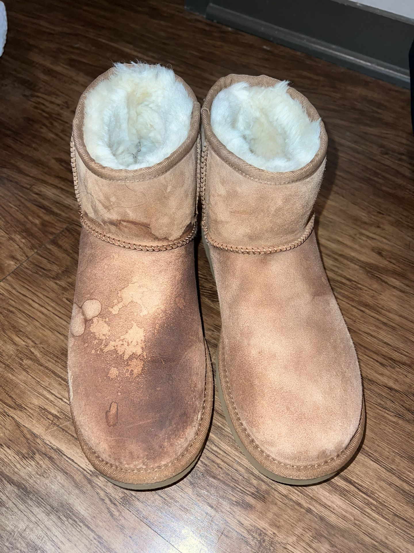 Uggs Brand New.. Size 10