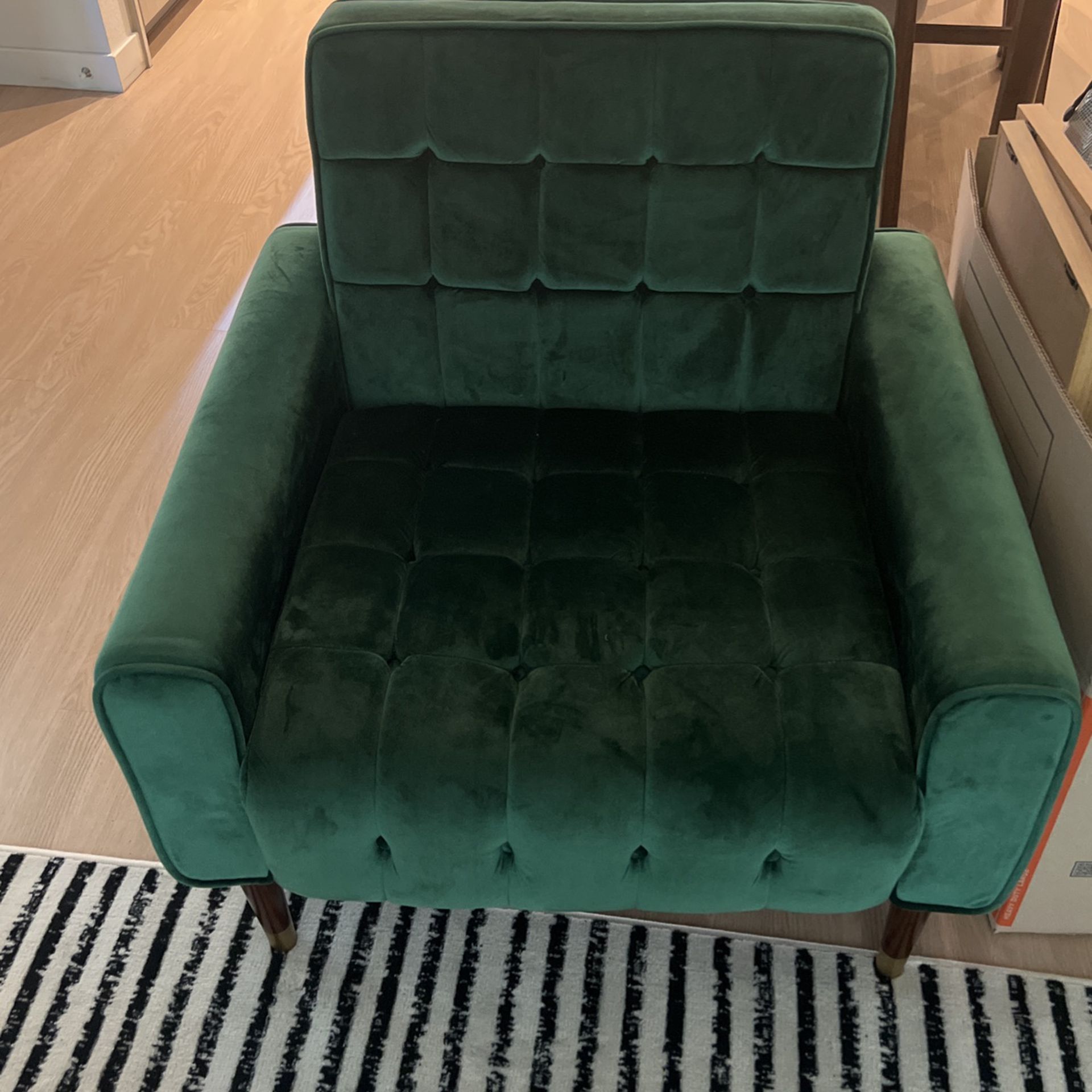 Comfy Emerald Green Chair 