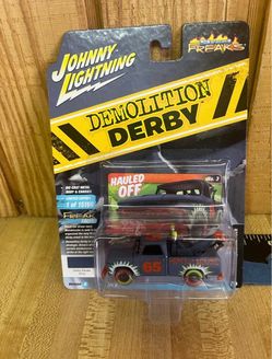 Johnny Lightning Demolition Derby Die-Cast Truck