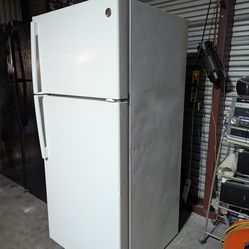 CLEAN PLUGGED AND WORKING RIGHT NOW. DELIVERY 🚚 AVAILABLE.