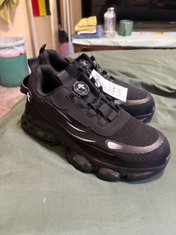 Tenis con casquillo para trabajar