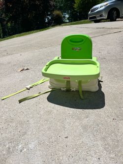 Baby/toddler seat with tray