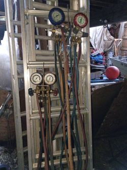 Air conditioning gauges for home & auto
