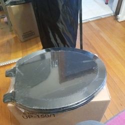 New All Black Toliet Seat & Lid By Jones & Stephens