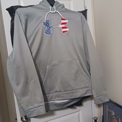 BEAUTIFUL UNDER ARMOUR FLEECE HOODIE