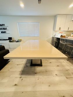 SCANDINAVIAN DESIGNS Monchiaro Dining Table