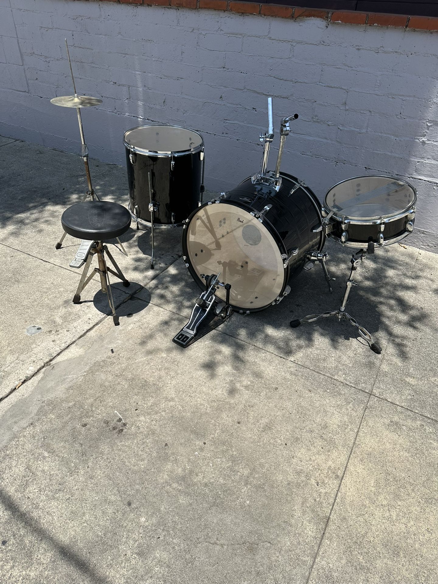 pearl roadshow drum set Musical Instrument