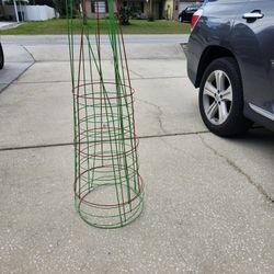 5 Large Tomatoe Cages