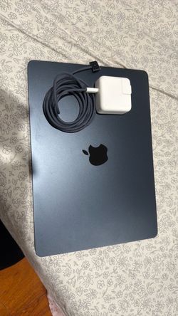 Apple MacBook