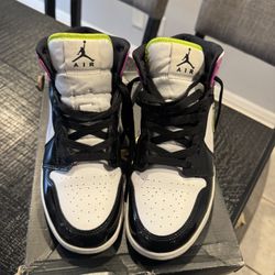 Air Jordan’s 1 Mid SE (GS)