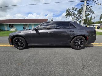 2019 Chrysler 300