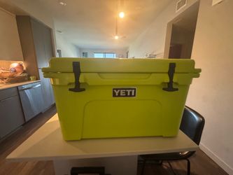 YETI Tundra 45 Venom Green