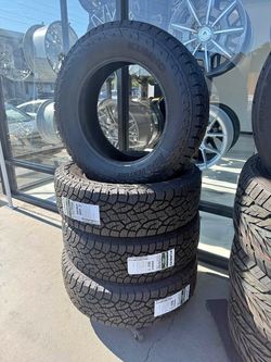 (4) 274-65-20 Kumho Road Venture AT52