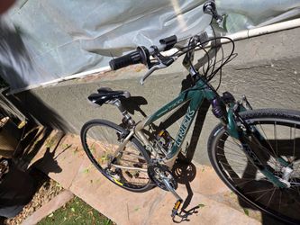 Trek 7300 multitrack 15" Aluminum frame.