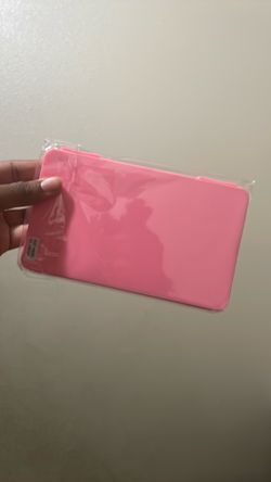 Container of fluffy long lashes ( no glue included)