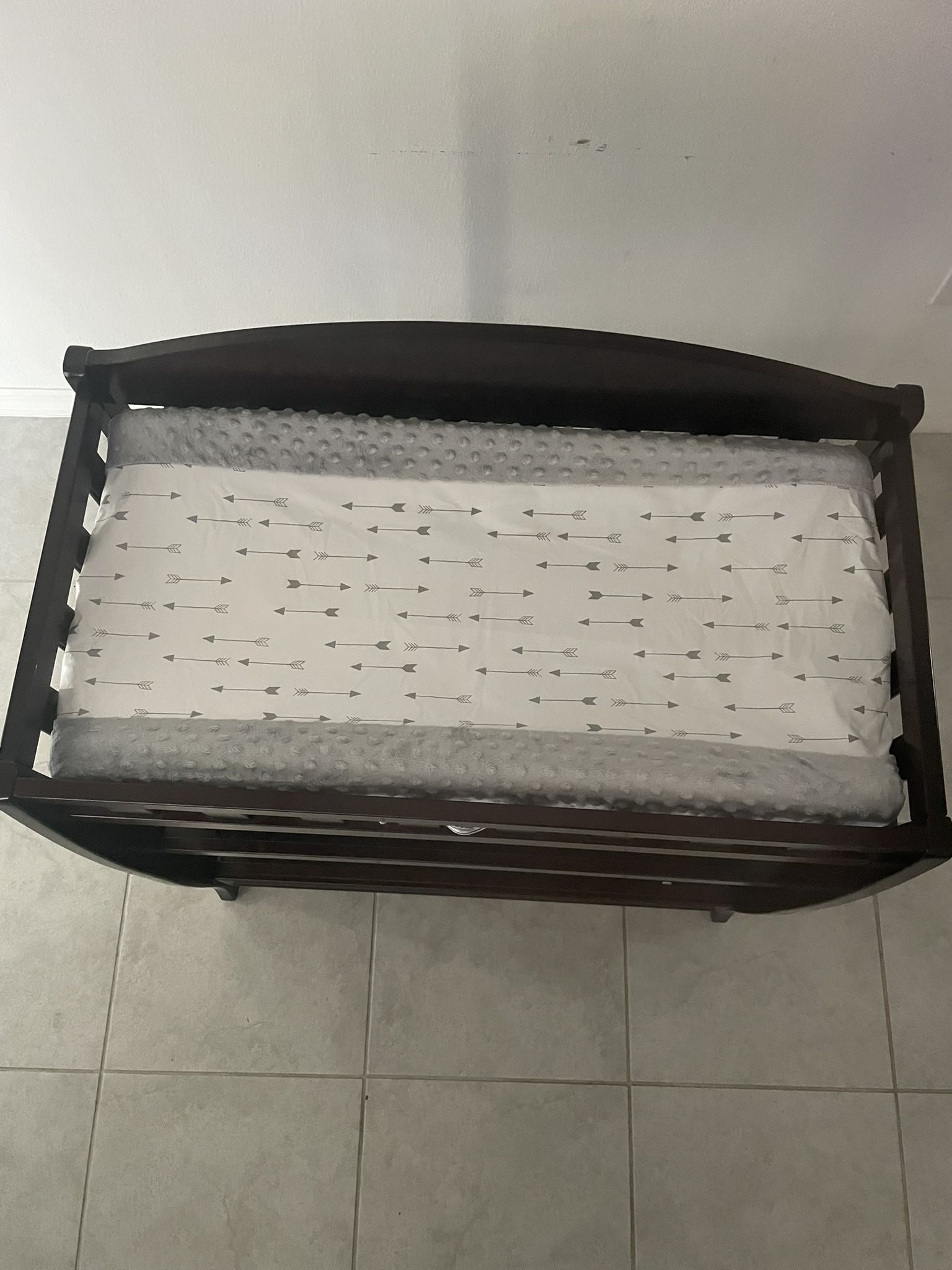 Changing table with pad