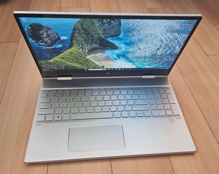 HP Envy x360 Touchscreen Laptop | i5 | SSD | 2-in-1 Convertible | Like New!