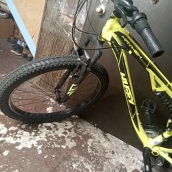 Huffy Mayhem Mountain Bike