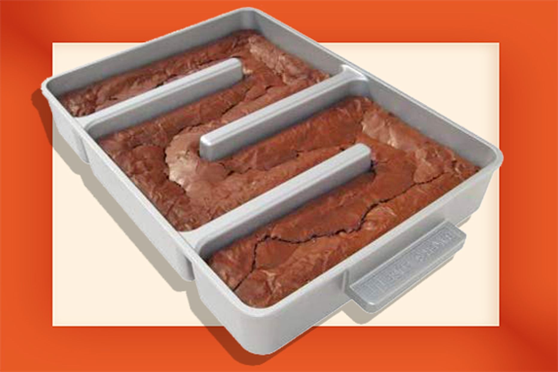 Edge Brownie Pan with Lid