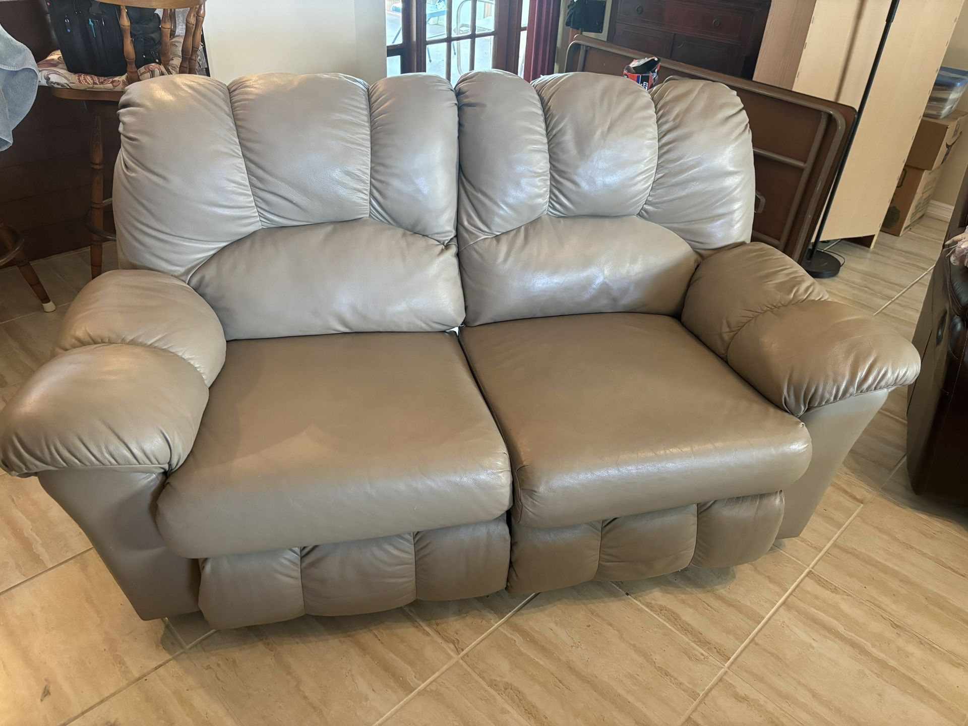 Cream Leather Recliner Sofa for Sale in Palm Bay, FL OfferUp