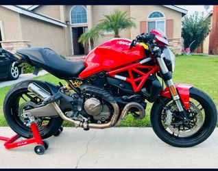 2015 Ducati Monster 821
