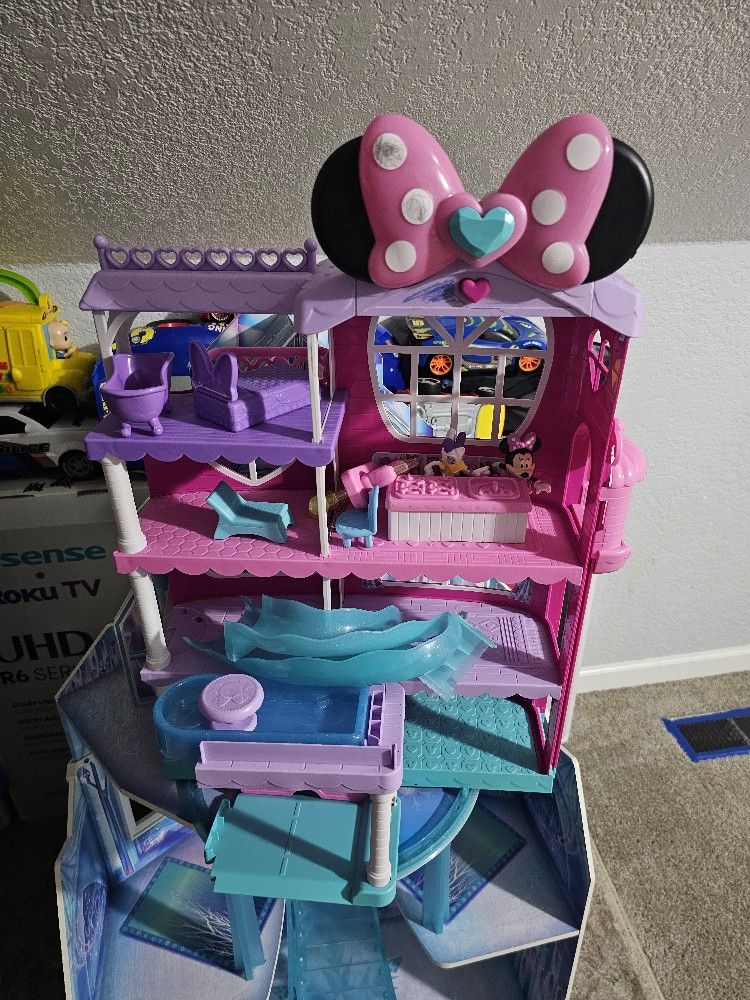 Minnie Mouse House