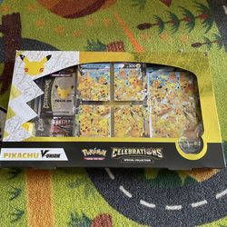 Celebrations Pikachu V-Union Box Pokémon 