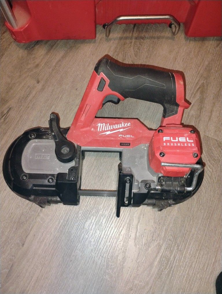 M12 FUEL 12V Lithium-Ion Cordless Compact Band Saw XC Kit