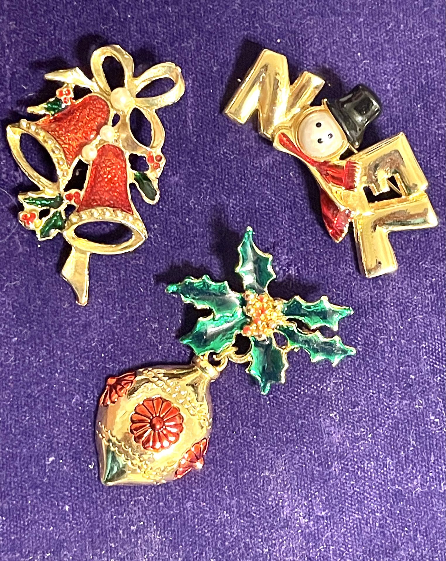 Lot Of holiday Brooches