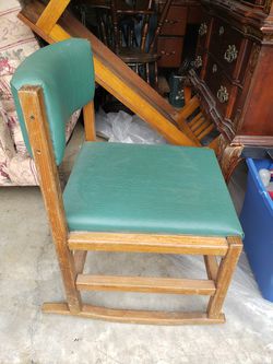 Vintage rocking chair (small)