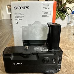 SONY Vertical grip - Open Box