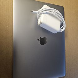 Macbook Pro 13" Screen i7 16gb Ram 500gb SSD Drive 2020