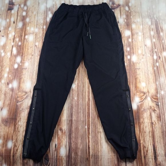 LULULEMON WOMEN'S JOGGERS PANT WITH SNAP BUTTONS SIZE 8