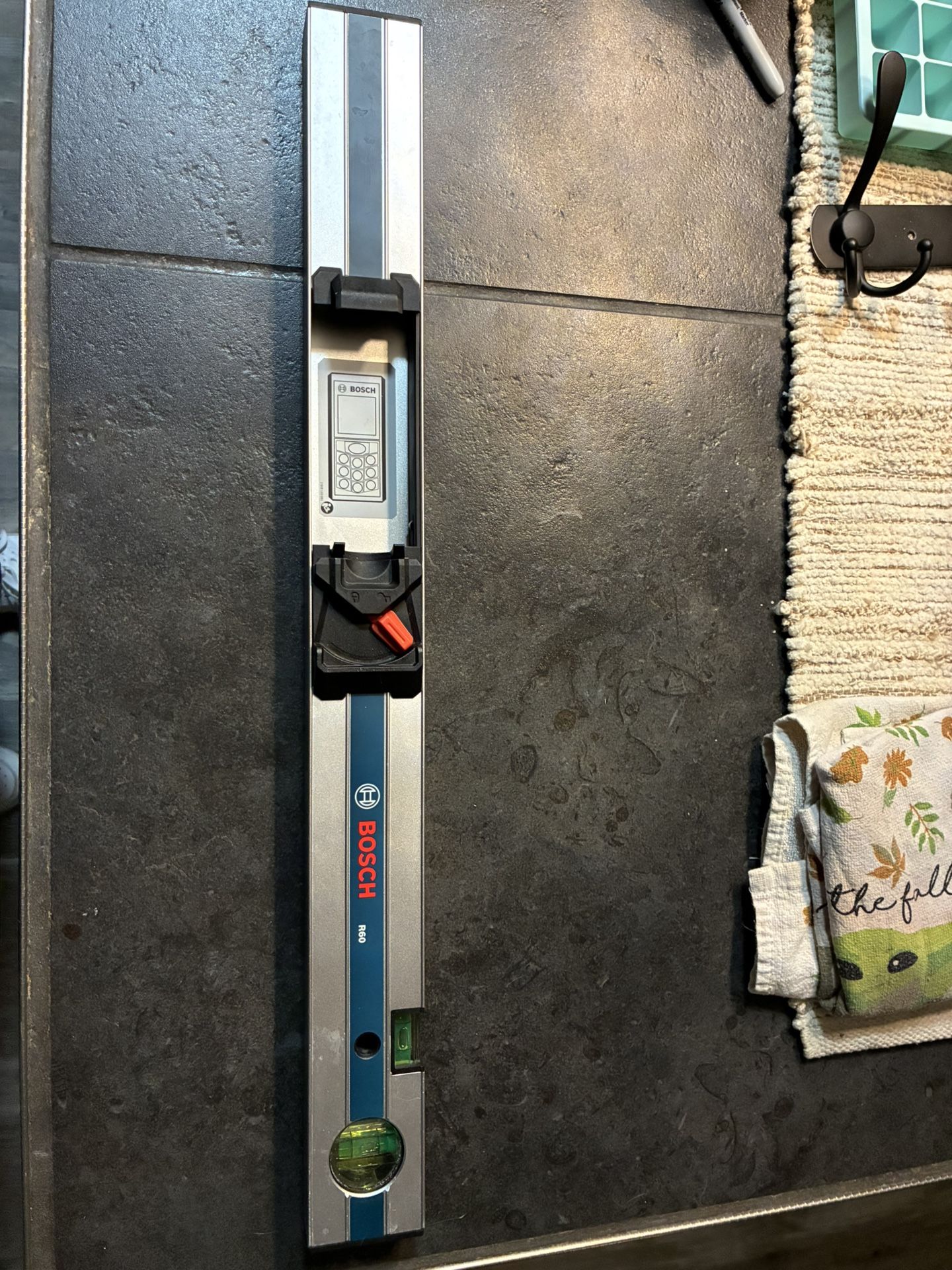 Bosch Box Beam Level, Aluminum, 24 in L, 2 Vials Professional R60