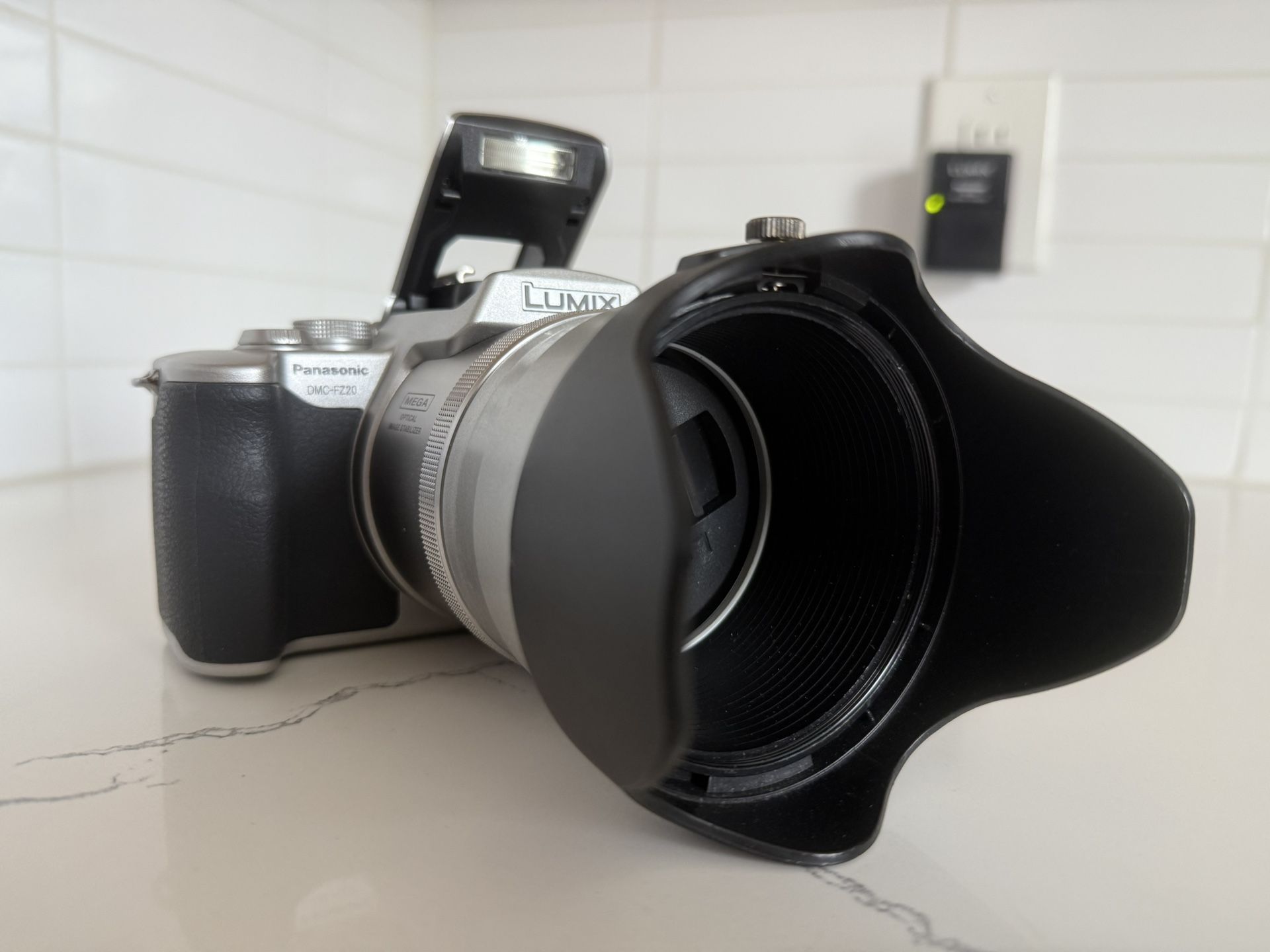 Panasonic Lumix DMC FZ20 W/ Leica Lens