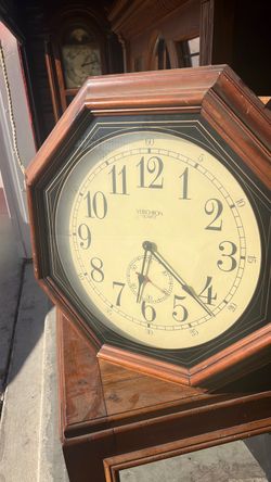Wall clock