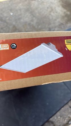 Metalux 2 foot linear LED light