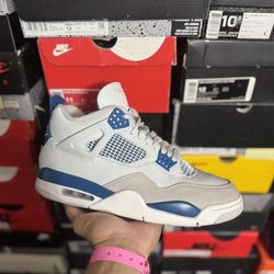 2024 Jordan Military Blue 4s size 10.5 VNDS