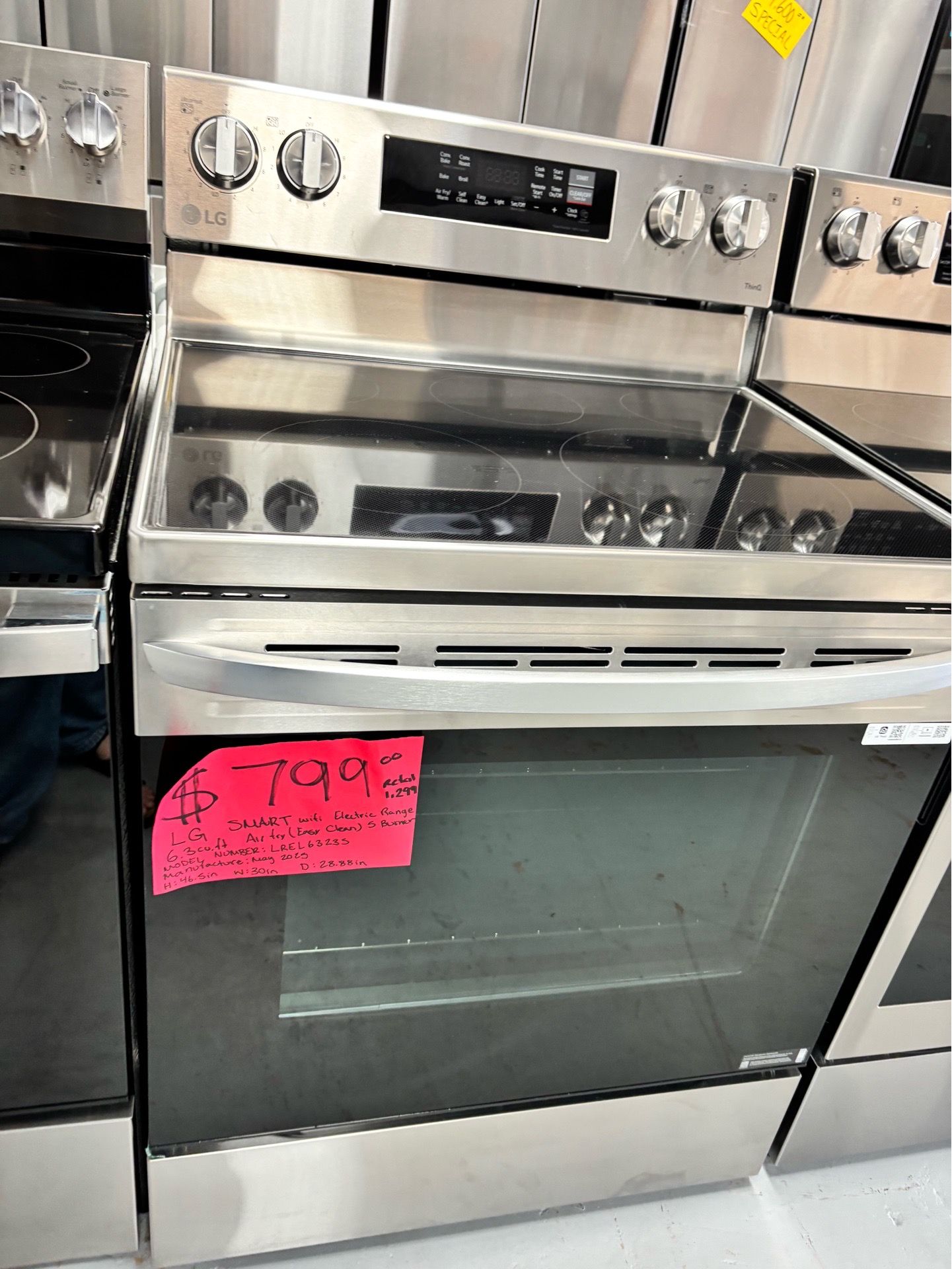 LG electric stove brand new ๐ฅ๐ฅ
