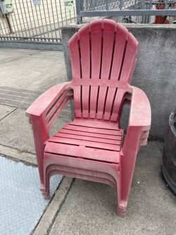 FREE – Plastic Adirondack Chairs (Curbside Pickup)
