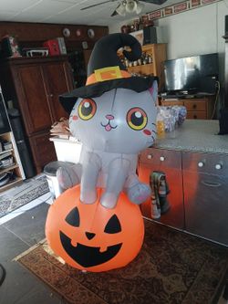 Halloween inflatable cat