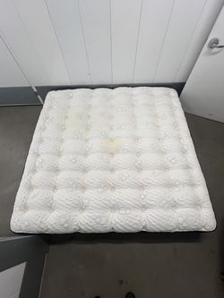 Aireloom Preferred Luxetop Plush King Mattress