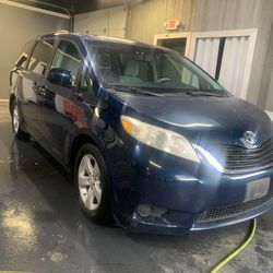 2011 Toyota Sienna