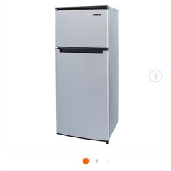 Magic Chef 4.5 Ft.³ Fridge With Freezer