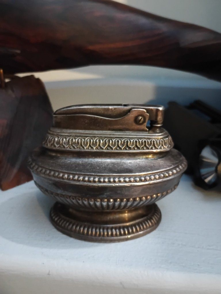 Vintage Ronson Queen Anne Wick Lighter