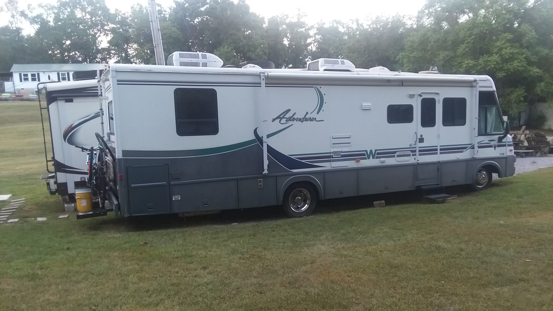 1997 Winnebago Adventurer